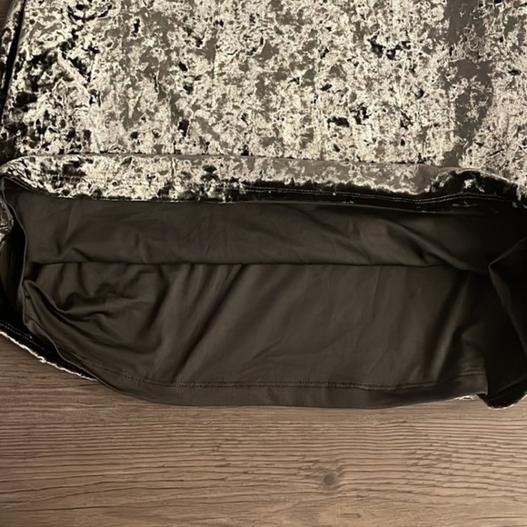 NBD Lisa Mini Velour Shift Dress Olive Charcoal - Picture 7 of 9